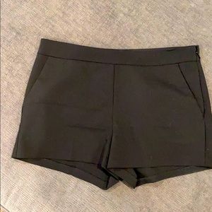 Black Express Mid rise shortie size 6